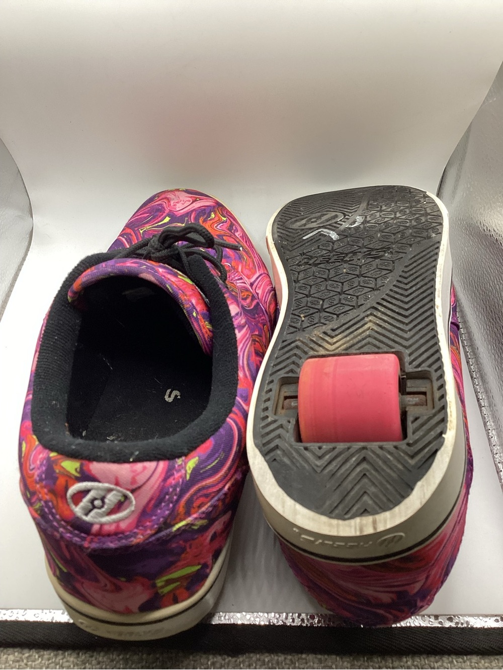 Heelys Pink and Purple Swirl Wheel Skate Shoes sz 11